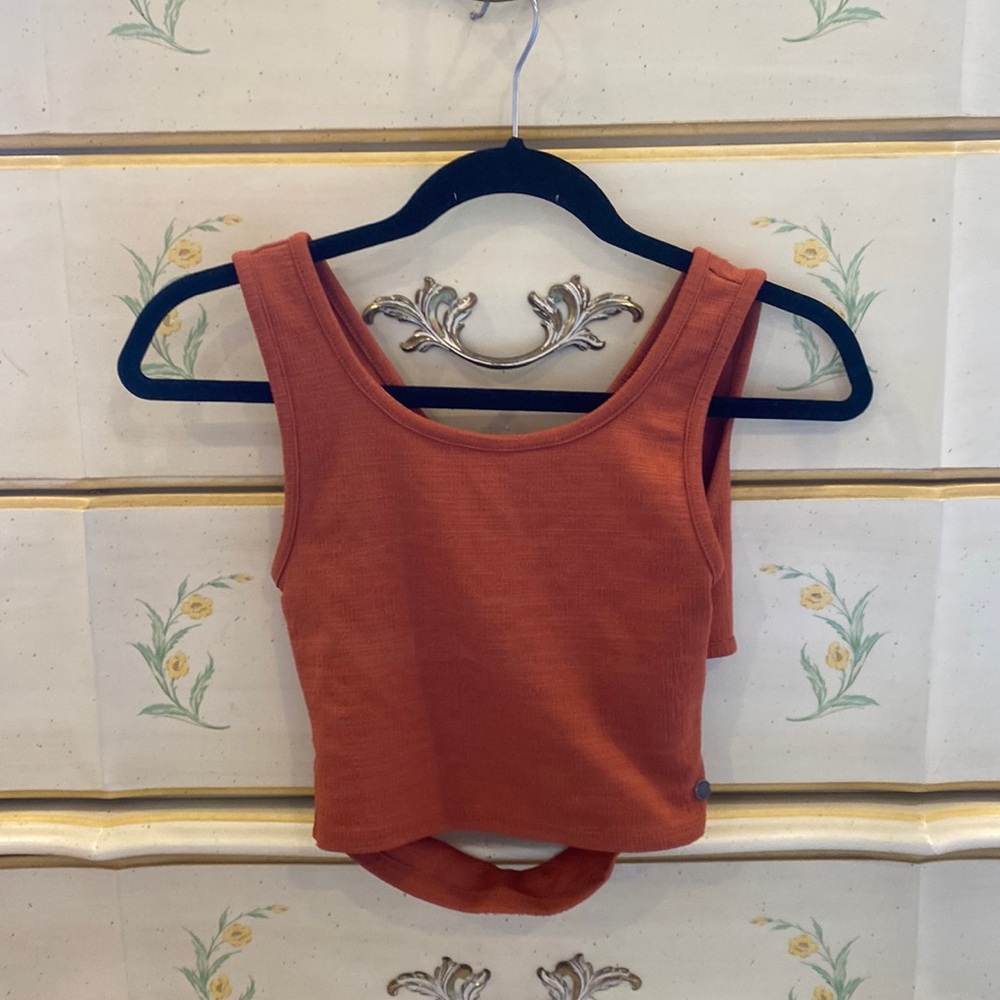 Roxy crop top orange nice quality and barely worn